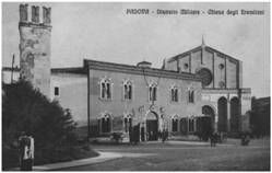 http://grandeguerra.comune.padova.it/wp-content/uploads/2014/09/Distretto-Militare-e-Chiesa-degli-Eremitani.jpg